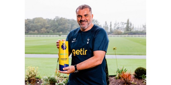 Hlavní trenér a hráči Tottenhamu Hotspur dostávají nejlepší ocenění